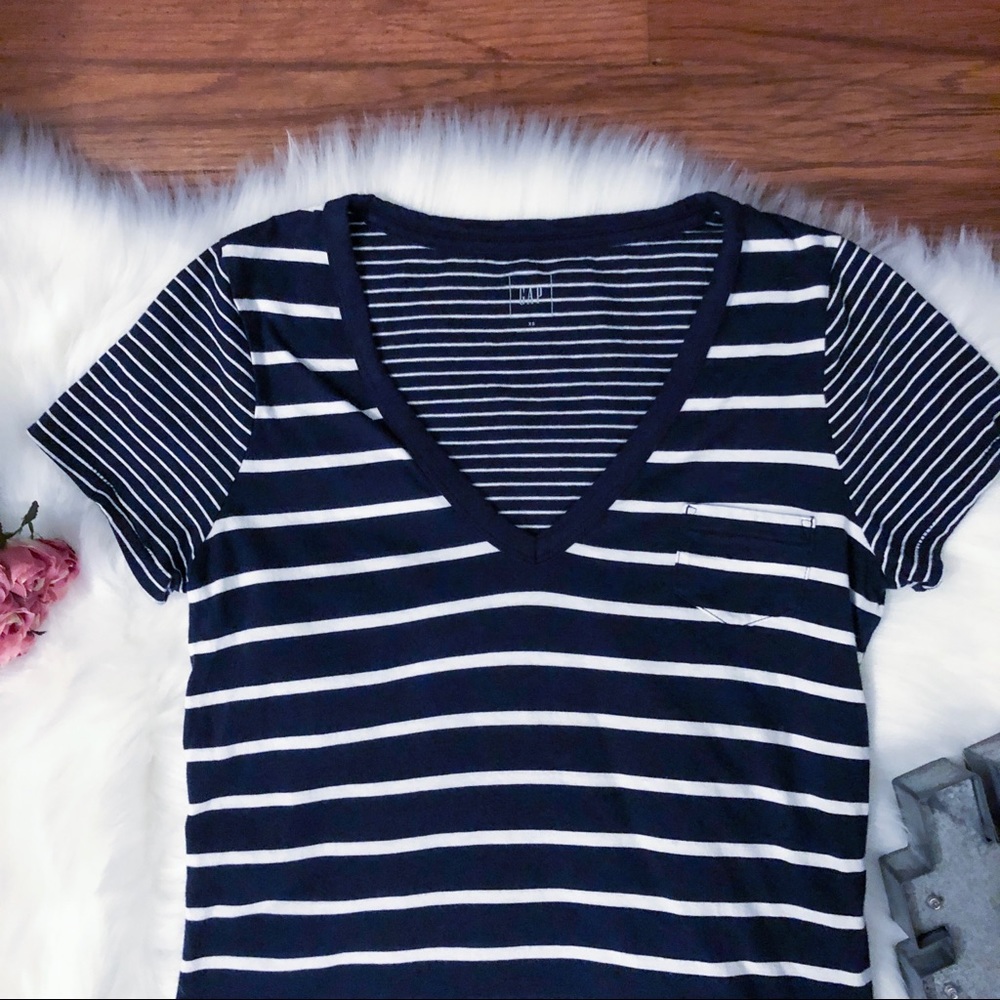 GAP Mixed Striped Short Sleeve V-neck Tee - Picture 3 of 7